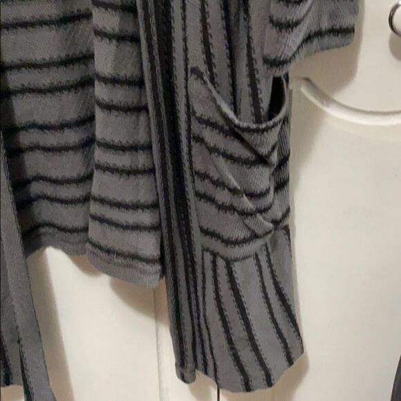 Final Touch Gray striped Cardigan 3/4 sleeve M - Picture 4 of 10